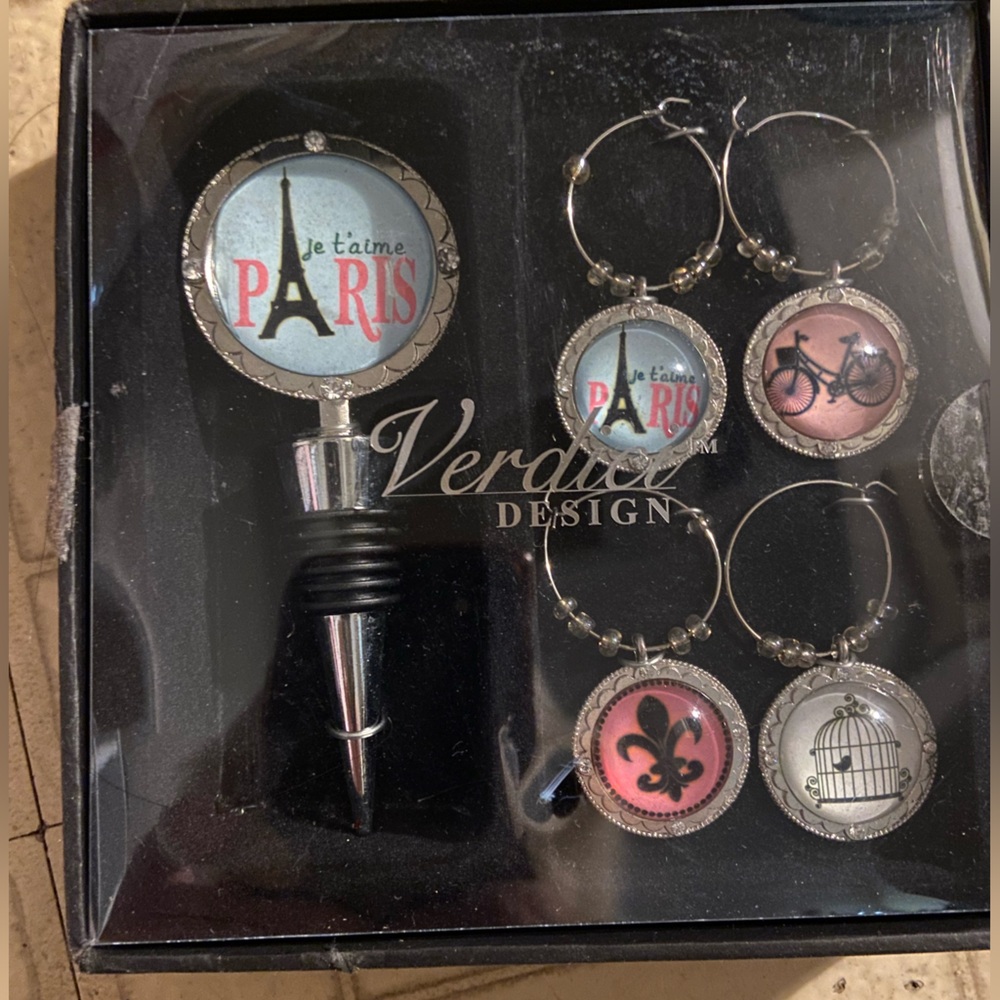 Verdici Paris themed bottle topper/ drink markers